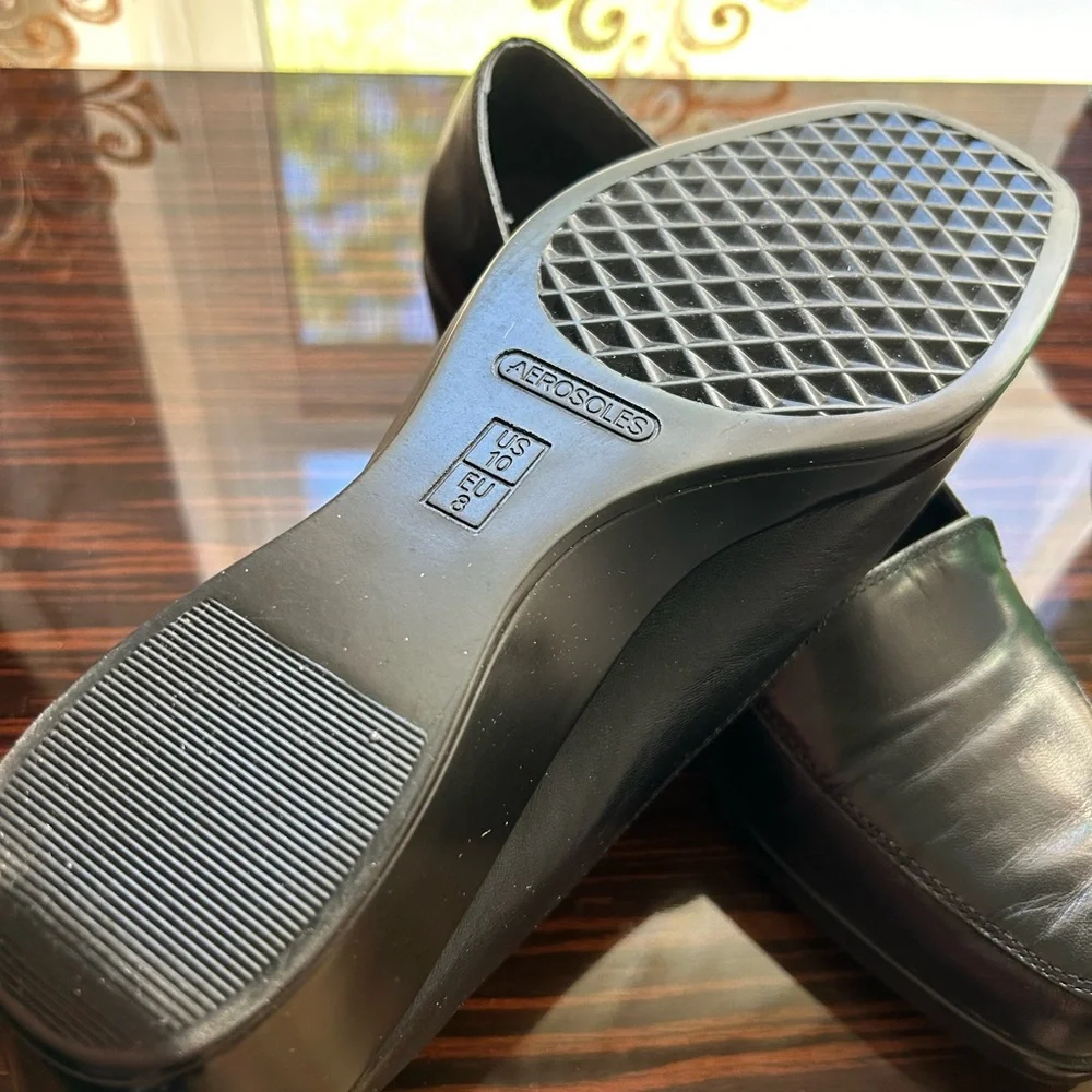 AeroSoles Woman's Black Leather size 10 Heelrest Loafer Shoes - Picture 3 of 5